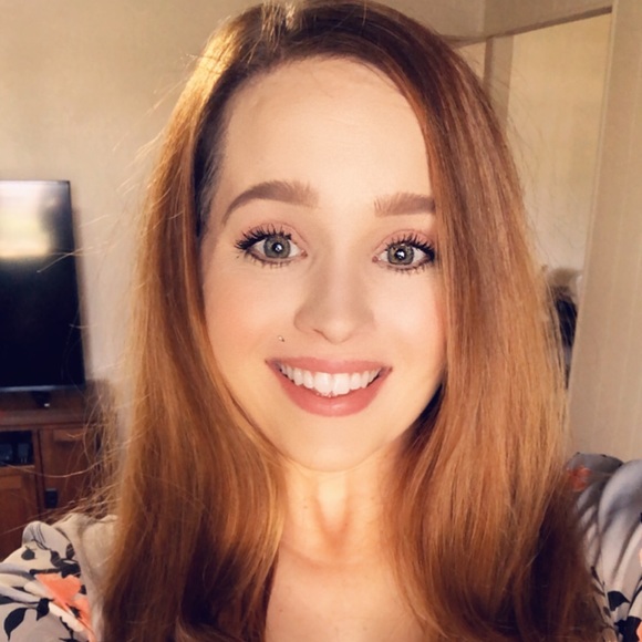 Meet your Posher, Lisa - Picture 1 of 1